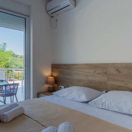 Grejm Lux Family Apartments Petrovac Eksteriør billede