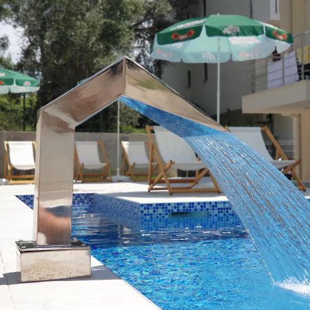Grejm Lux Family Apartments Petrovac Eksteriør billede