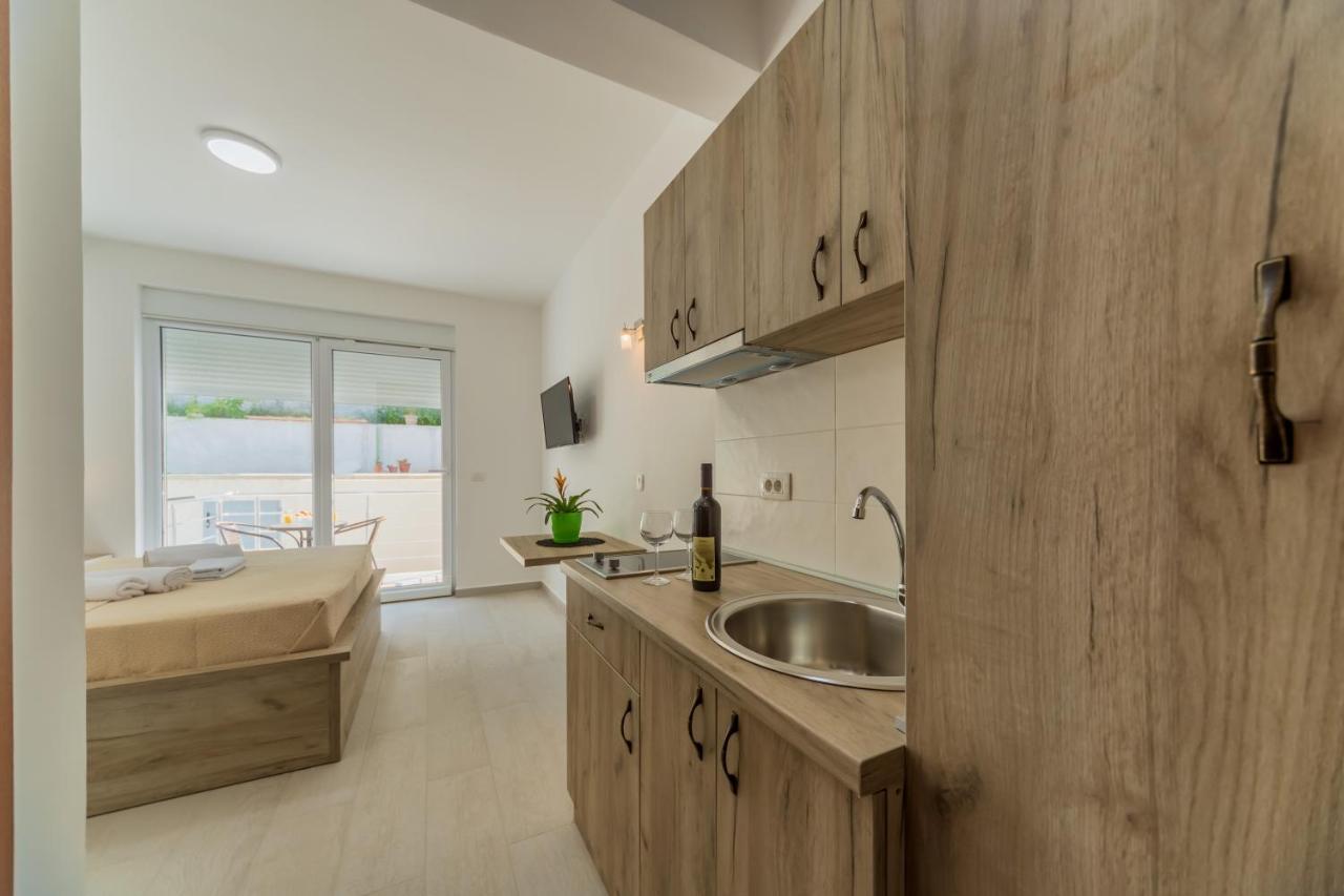 Grejm Lux Family Apartments Petrovac Eksteriør billede