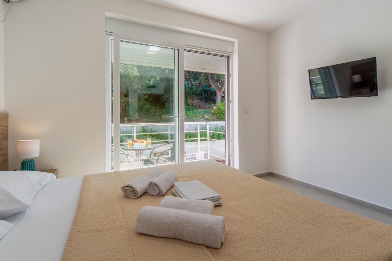 Grejm Lux Family Apartments Petrovac Eksteriør billede
