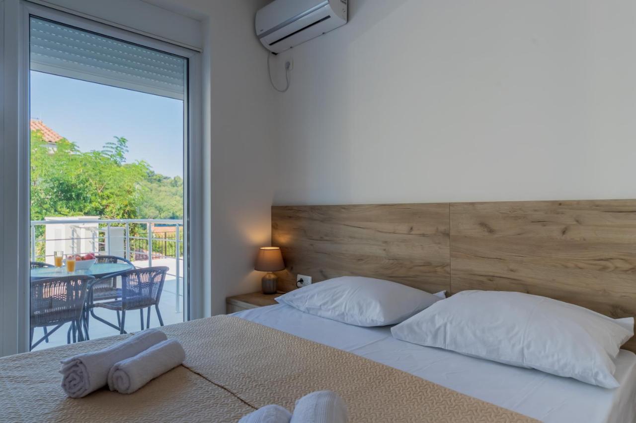 Grejm Lux Family Apartments Petrovac Eksteriør billede