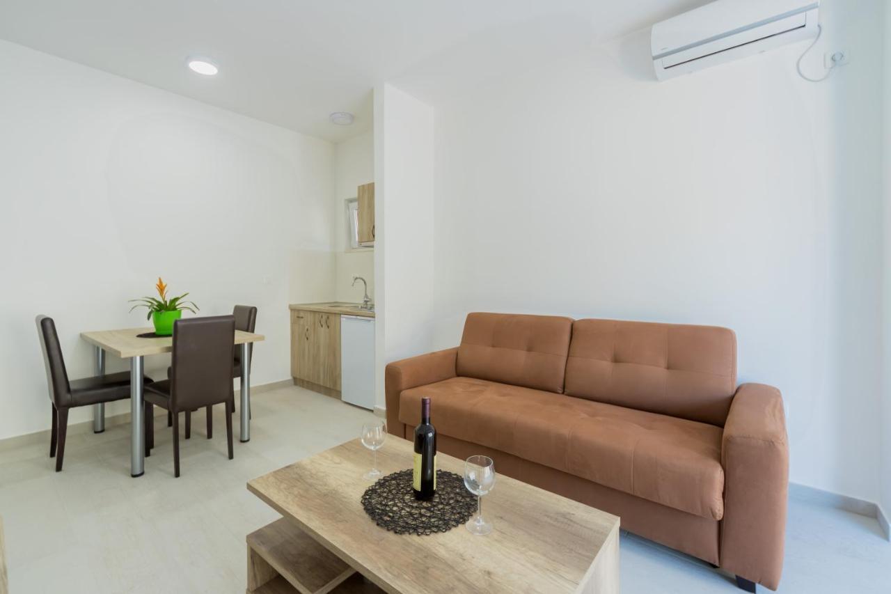 Grejm Lux Family Apartments Petrovac Eksteriør billede