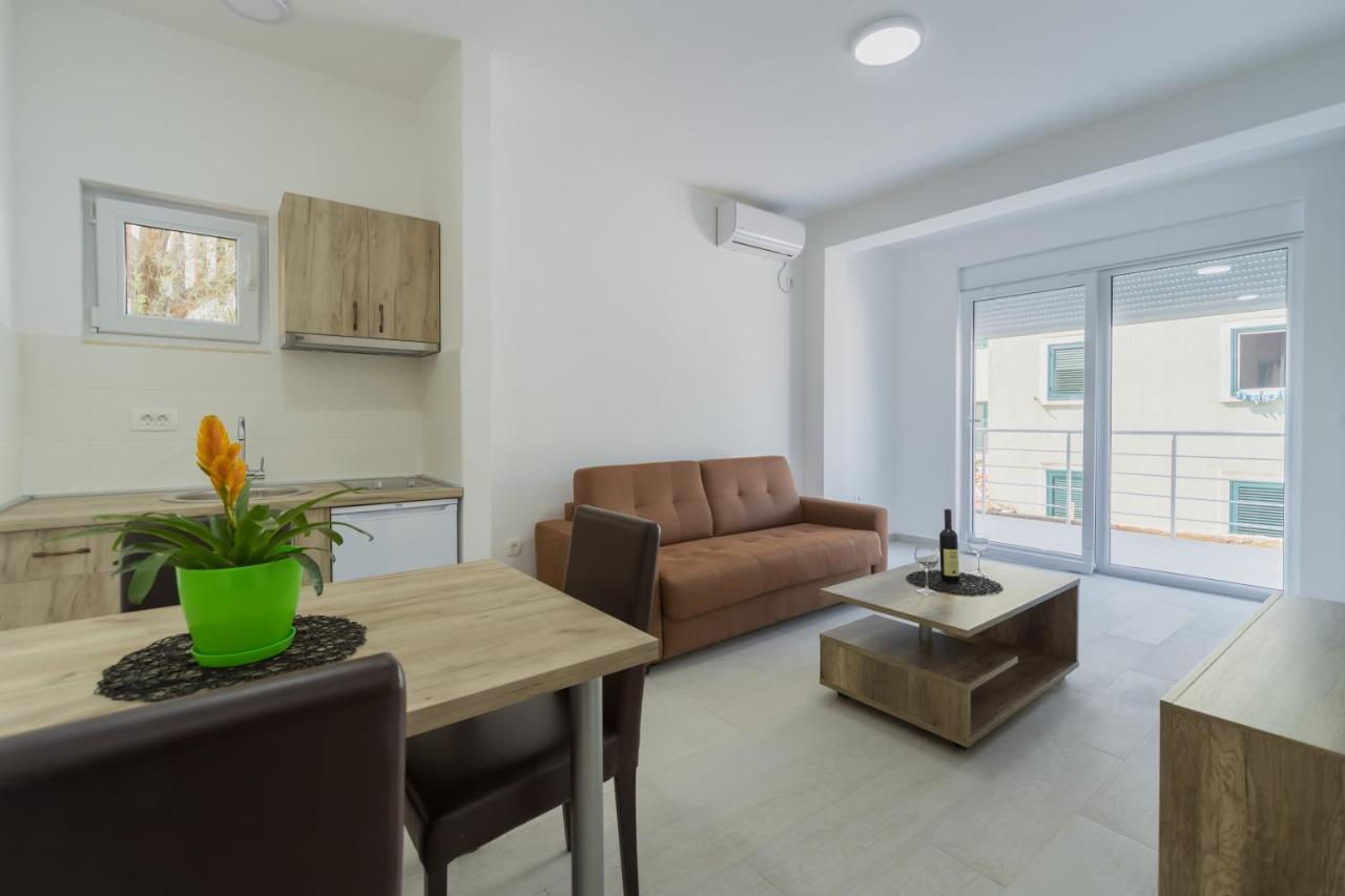 Grejm Lux Family Apartments Petrovac Eksteriør billede