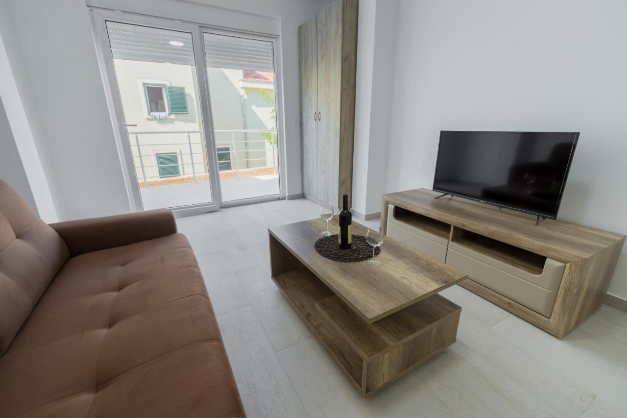Grejm Lux Family Apartments Petrovac Eksteriør billede