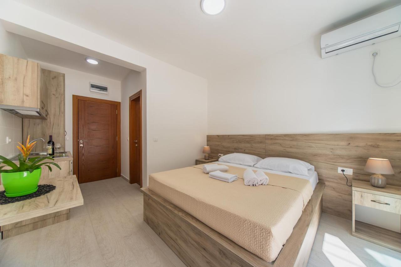 Grejm Lux Family Apartments Petrovac Eksteriør billede