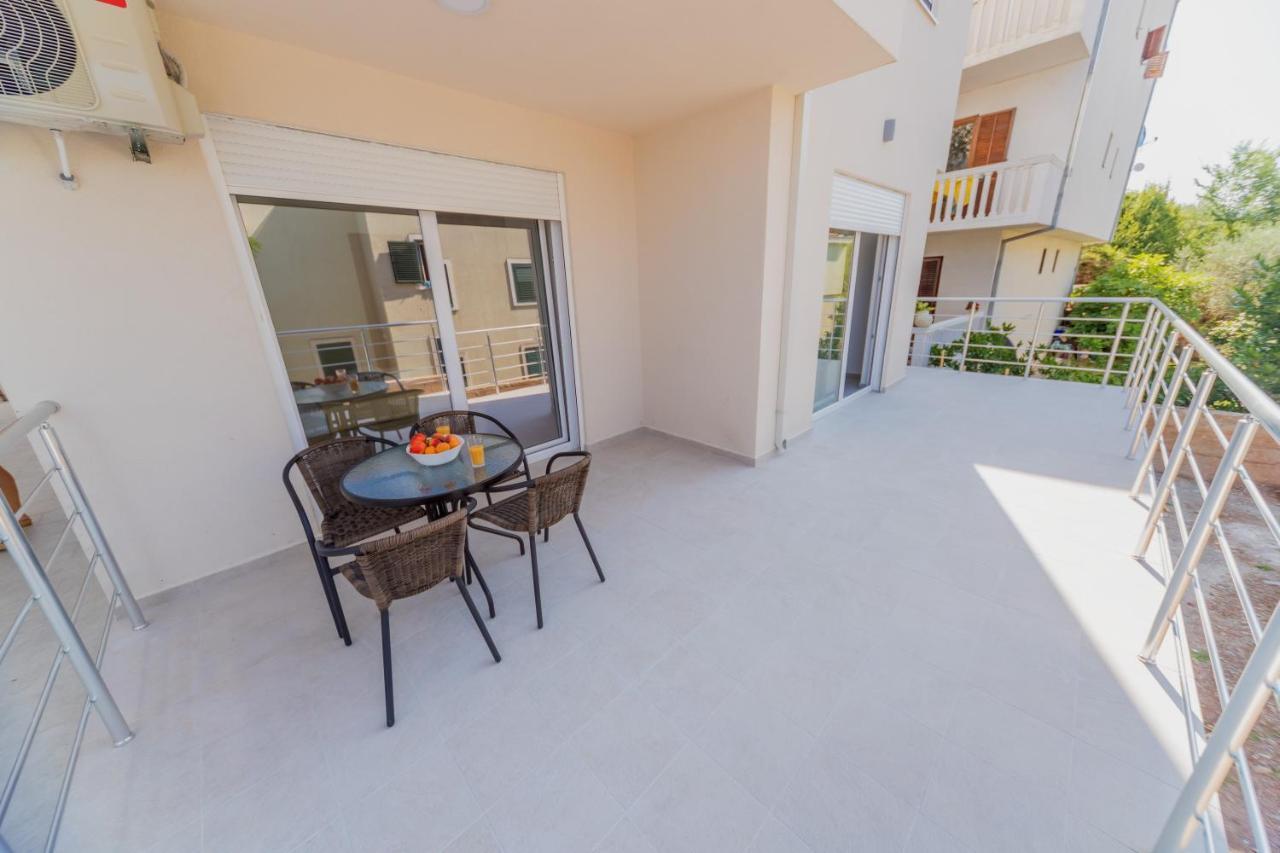 Grejm Lux Family Apartments Petrovac Eksteriør billede