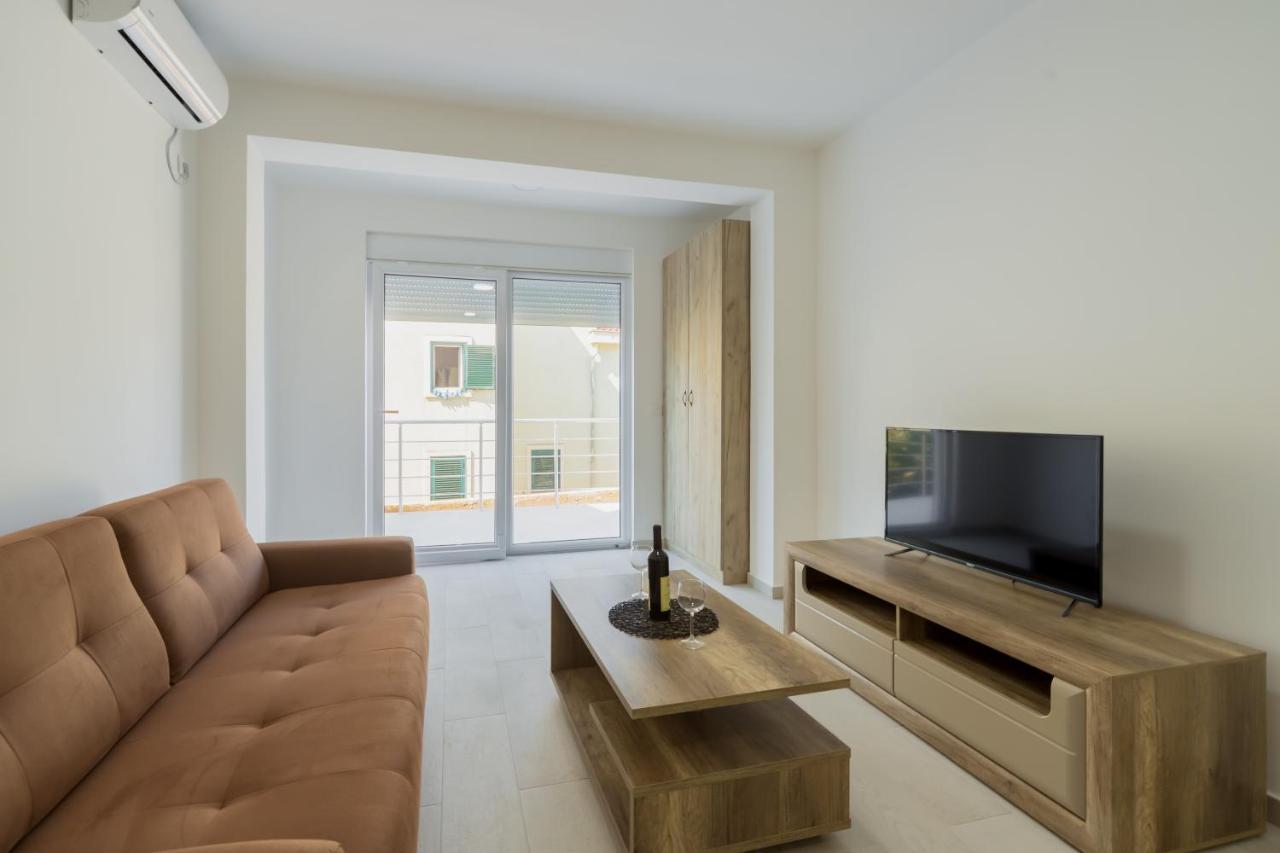 Grejm Lux Family Apartments Petrovac Eksteriør billede