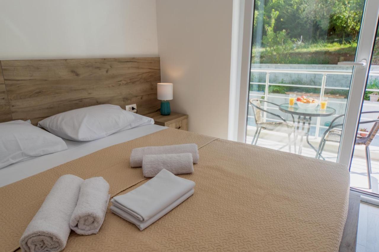 Grejm Lux Family Apartments Petrovac Eksteriør billede